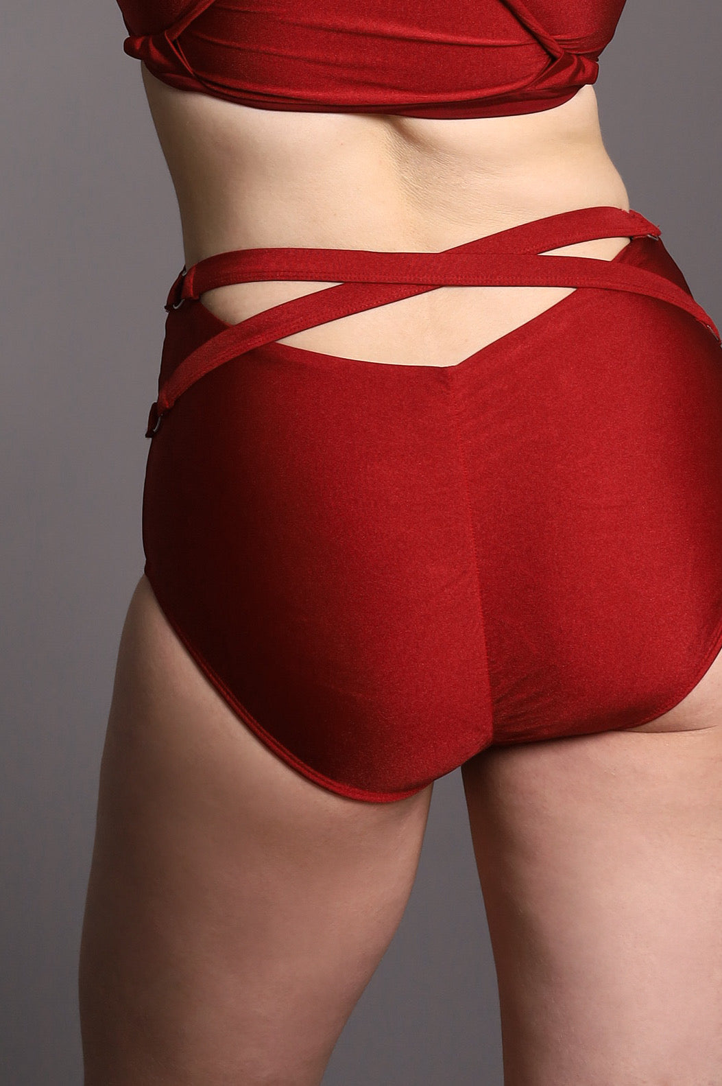 MIA HIGH WAIST SHORTS WINE